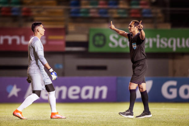 记者:阿森纳击败利物浦,25万镑+奖金签17岁前锋威尔-赖特.