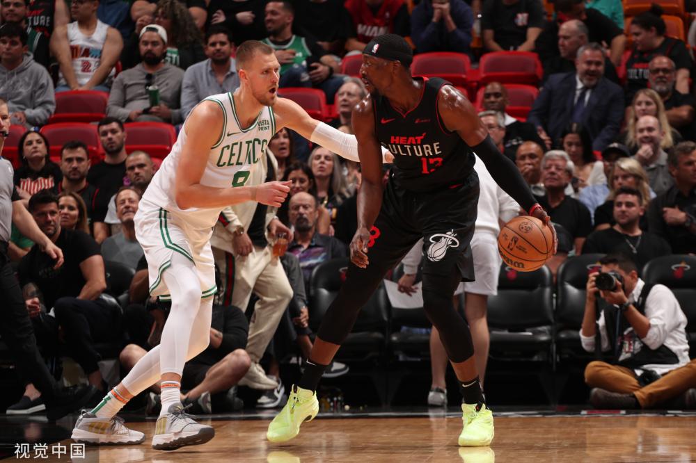 凭借自己的 凭借自己的